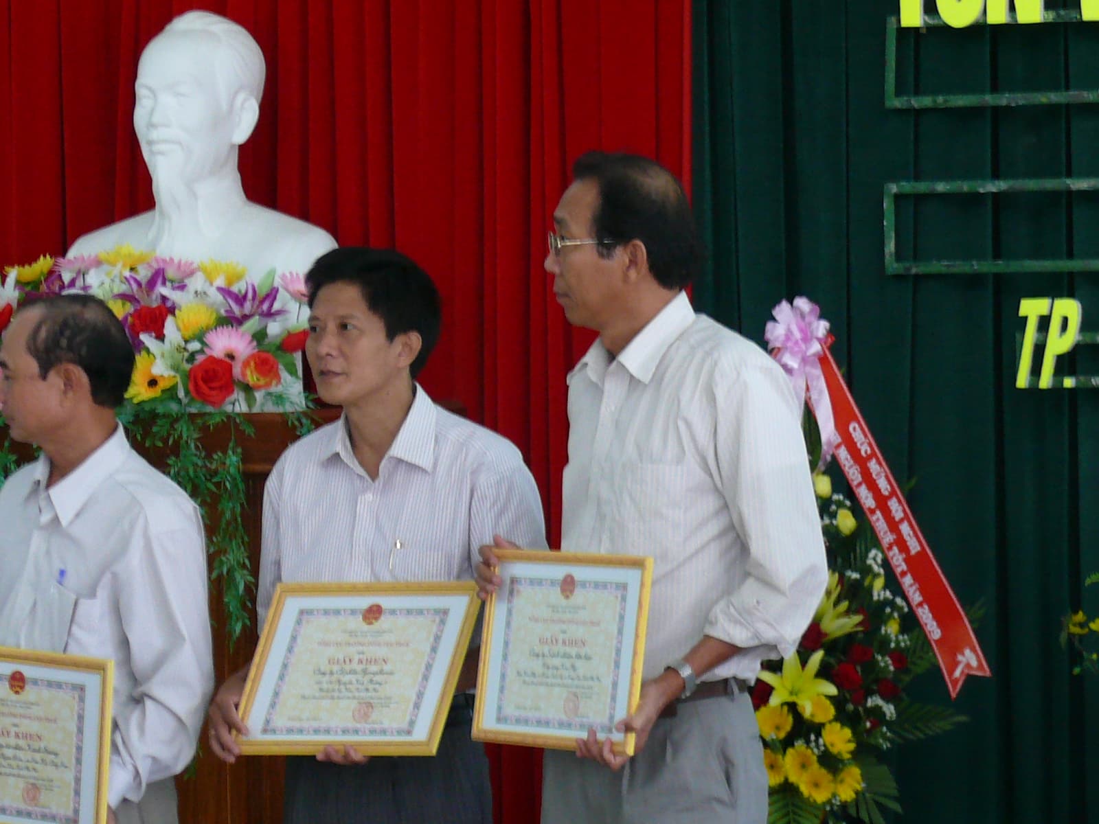 Tiếp nối ghi nhận về trách nhiệm doanh nghiệp năm 2010