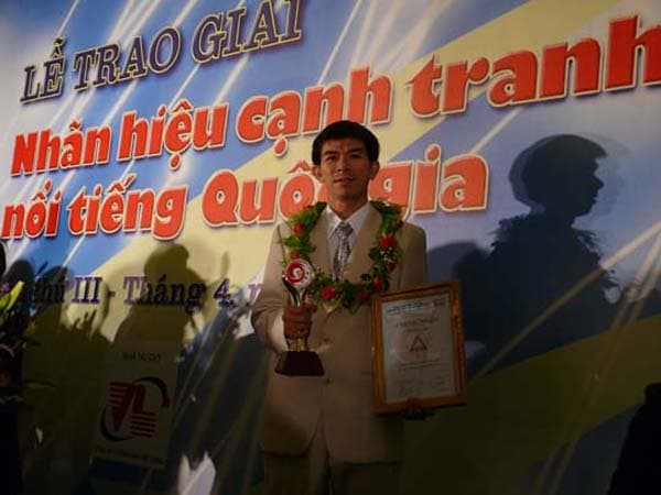 DELTA nhận Cúp vàng Nhãn hiệu cạnh tranh quốc gia năm 2008